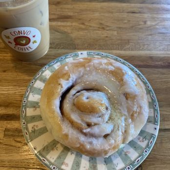 Convo Coffee House - cinnamon roll - Desserts Near Me - Las Vegas, Nevada