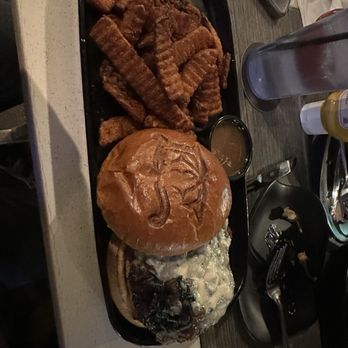 D.C. Cobb's - The Popeye burger and SWEET POTATO FRIES! Get the fries. Sooo good! - Burgers Near Me - McHenry, Illinois