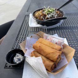 Garlic noodles & veggie egg rolls