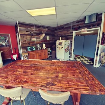 Raton Pass Motor Inn - The lobby/breakfast area - Hotels Near Me - Raton, New Mexico