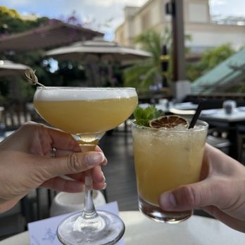 Stripsteak - Lilikoi lychee martini and mai tai - Steakhouses Near Me - Honolulu, Hawaii