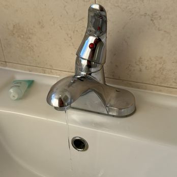 Coronet Motel - faucet cold didn't work - Hotels Near Me - Palo Alto, California