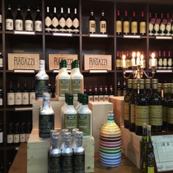 Ragazzi da Peppone - Très belle cave et nombreux produits d'épicerie fine italienne à acheter sur place