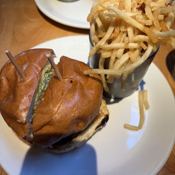 Summer House Santa Monica - Prime Cheeseburger - American Near Me - Chicago, Illinois