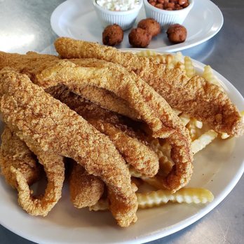 Dawn's Red Oak - Fish, chips, puppies, slaw and beans! - Diners Near Me - Red Oak, Oklahoma