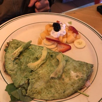 Caoba - Spinach omelette with veggies inside and fruit on the side. They make the actual omelette with spinach! - Mexican Near Me - Rosarito, BCN