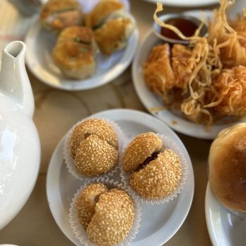 Fu Lam Mum - Crispy Sesame Balls - Dim Sum Near Me - Mountain View, California