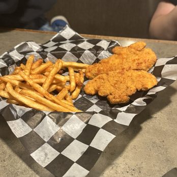 Scuttlebutt Brewing Company - Kids Chicken Strips - American Near Me - Everett, Washington Scuttlebutt Brewing Company - Kids Chicken Strips - American Near Me - Everett, Washington