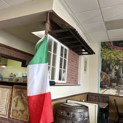 Piccola Italia - Inside