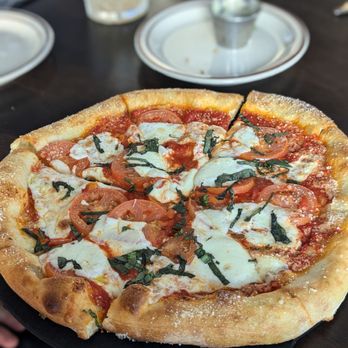 Oliviana Ristorante & Bar Italiano - Margarita pizza - Italian Near Me - Augusta, Georgia