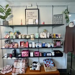 Kindred and Crew - Bath bombs, lotion, shower steamers, aloe socks, and more cozy gifts. Lotion candles are our #1 seller