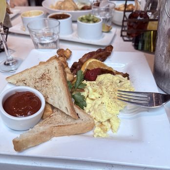 Chelsea Corner - Farm Breakfast - American Near Me - Dallas, Texas Chelsea Corner - Farm Breakfast - American Near Me - Dallas, Texas