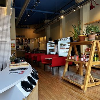 Val's Bakery - Bakeries Near Me - Dayton, Ohio