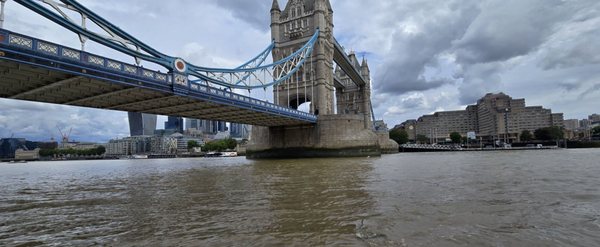 Tower Bridge by null