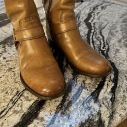Cobblers Corner - Repaired leather boot