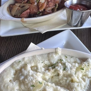 Wilde Bar & Restaurant - Grits and potatos - Pubs Near Me - Chicago, Illinois Wilde Bar & Restaurant - Grits and potatos - Pubs Near Me - Chicago, Illinois