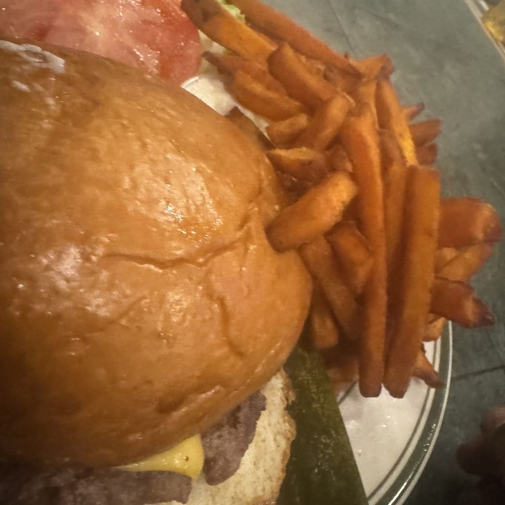 Staten Island Diner - Cheese Bacon Burger - Diners Near Me - Staten Island, New York Staten Island Diner - Cheese Bacon Burger - Diners Near Me - Staten Island, New York