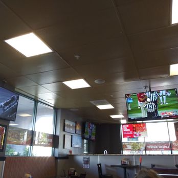 Mountain Mike's Pizza - I like coming to this mountain Mike's, it's clean and has sports on and can't forget beer. - Pizza Near Me - Windsor, California