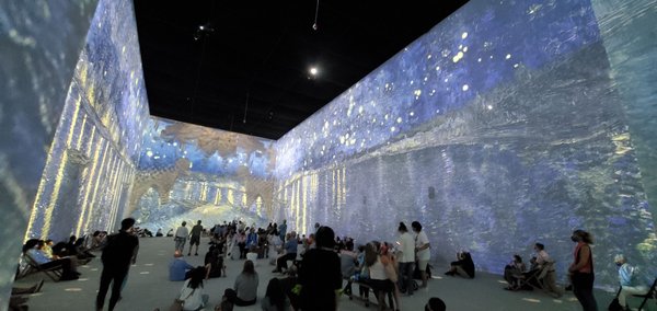 Van Gogh: The Immersive Experience by null