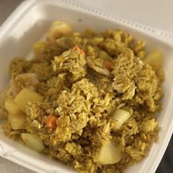 Thai House Buffet & Sushi Bar - Curry Fried Rice with Chicken +shrimp