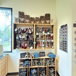 Gift shop (pricey) Gift shop (pricey)