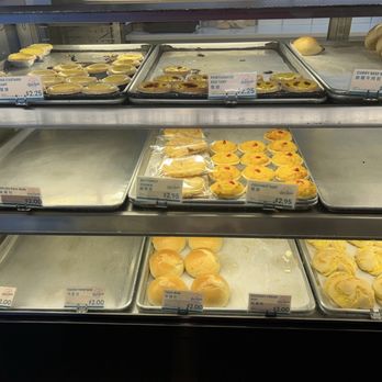 Chiu Quon Bakery & Dim Sum - Bakeries Near Me - Chicago, Illinois