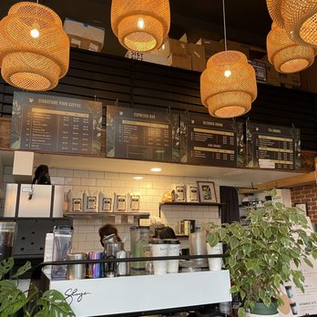 Coffeeholic House - Coffee & Tea Near Me - Seattle, Washington