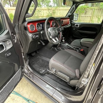C3 Auto Pros Detailing - Jeep Rubicon full interior detail & pet hair removal! - Auto Detailing Near Me