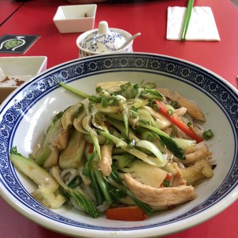 Noodles Fresh - Noodle salad with chicken and greens - Chinese Near Me - Berkeley, California