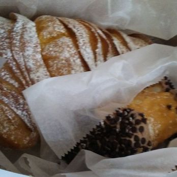 Mike's Pastry - Lobster tail & cannoli - Bakeries Near Me - Boston, Massachusetts Mike's Pastry - Lobster tail & cannoli - Bakeries Near Me - Boston, Massachusetts