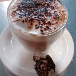Brunelli's Cafe - Rocky road and cappuccino