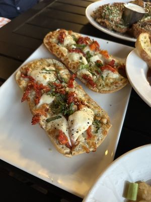 Travinia Italian Kitchen & Wine Bar by null