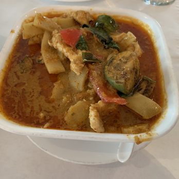 SriPraPhai Thai Restaurant - Red Curry with Chicken - Thai Near Me - Williston Park, New York SriPraPhai Thai Restaurant - Red Curry with Chicken - Thai Near Me - Williston Park, New York
