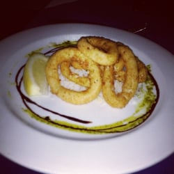 George's Paragon Seafood Restaurant - Calamari entrée - VERY tender.