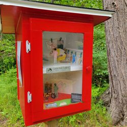 Glen Arbor Arts Center - Little Free Art Gallery