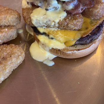 Keik Restaurant - Brunch burger very good w hash brown and egg - Desserts Near Me - Doral, Florida Keik Restaurant - Brunch burger very good w hash brown and egg - Desserts Near Me - Doral, Florida