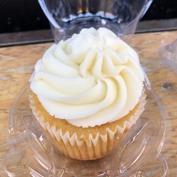 Baking Mama - Vanilla over cupcake  8.5/10 - Bakeries Near Me - Hoboken, New Jersey