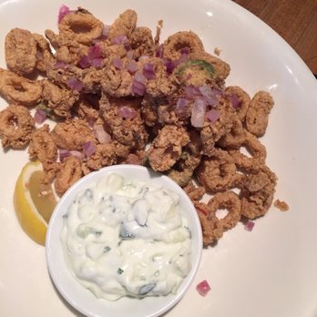 Earls Kitchen + Bar - Canadian (New) Near Me - Calgary, Alberta