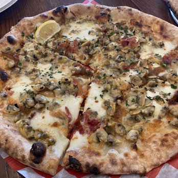 Donatina Neapolitan Pizza Cafe - Pizza Near Me - Patchogue, New York