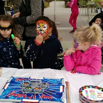 Annenberg Community Beach House - Cake time - Venues & Event Spaces Near Me - Santa Monica, California Annenberg Community Beach House - Cake time - Venues & Event Spaces Near Me - Santa Monica, California
