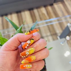 LK Nails