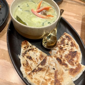 Manaao - "Green Curry Rib-eye with Roti" Gaeng Kiew Wan Neua Roti - Thai Near Me - Tustin, California