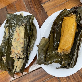 Restaurante El Pocito - Pork tamal on left (don't recommend) chicken tamal on right (HIGHLY RECOMMEND called torteado) - Yucatan Near Me - Cancún, ROO Restaurante El Pocito - Pork tamal on left (don't recommend) chicken tamal on right (HIGHLY RECOMMEND called torteado) - Yucatan Near Me - Cancún, ROO