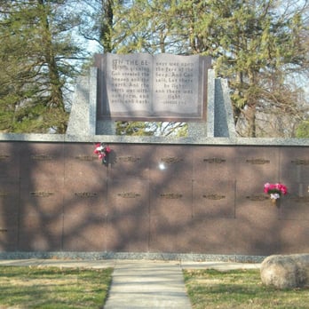 Des Moines Masonic Cemetery - Boaz Columbarium - Funeral Services & Cemeteries Near Me - Des Moines, Iowa Des Moines Masonic Cemetery - Boaz Columbarium - Funeral Services & Cemeteries Near Me - Des Moines, Iowa