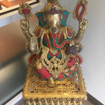 Biryaniz N Breadz - Statue at the entrance - Indian Near Me - Natick, Massachusetts Biryaniz N Breadz - Statue at the entrance - Indian Near Me - Natick, Massachusetts