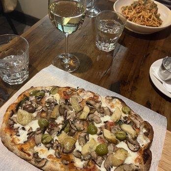 Munno - Pizza Quattro Stagioni - Pizza Near Me - Chicago, Illinois Munno - Pizza Quattro Stagioni - Pizza Near Me - Chicago, Illinois