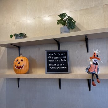 Pearl's Tea - Cumming - Fall Decor - Coffee & Tea Near Me - Cumming, Georgia