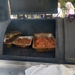 Poor Boys Pit BBQ - Chopped brisket/pulled pork