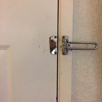 Atascadero Inn - Broken door lock - Hotels Near Me - Atascadero, California Atascadero Inn - Broken door lock - Hotels Near Me - Atascadero, California