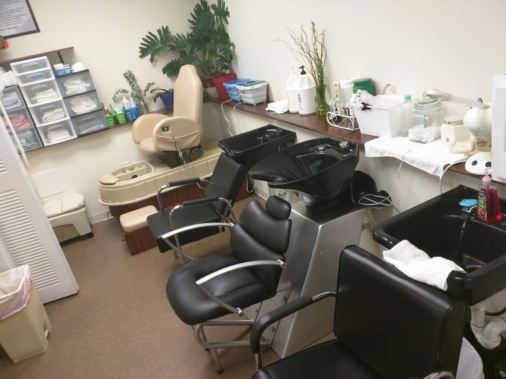 DIGNA’S BARBER SHOP Updated July 2024 8405 Richmond Hwy, Alexandria